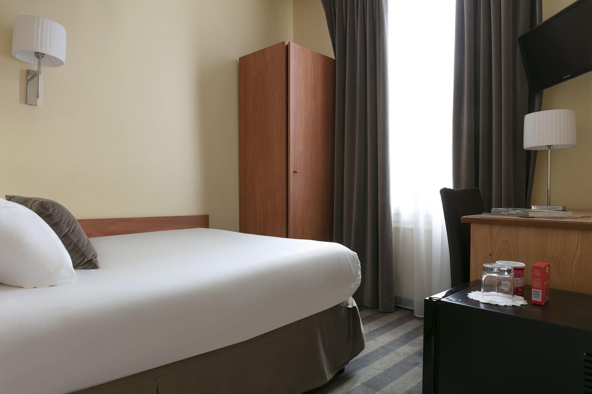 Hotel Saint Cyr Etoile Paris Bagian luar foto